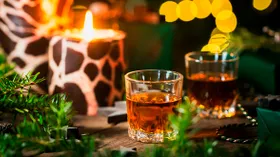 Новогодние настойки: лучшие праздничные рецепты на мандарине, имбире, ирисках и многом другом