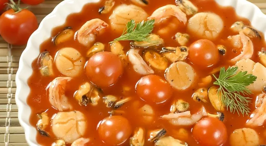 Морепродукты в томатной заливке