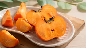 Почему хурма вяжет во рту и как сделать ее невяжущей