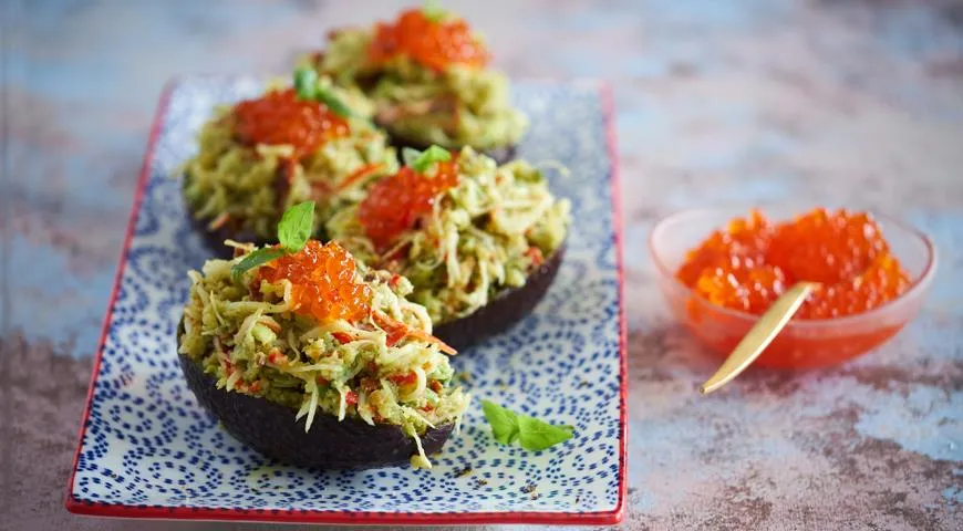 Салат с красной икрой, подборка рецептов