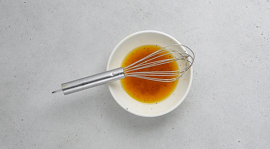 Салат с грушей и прошутто