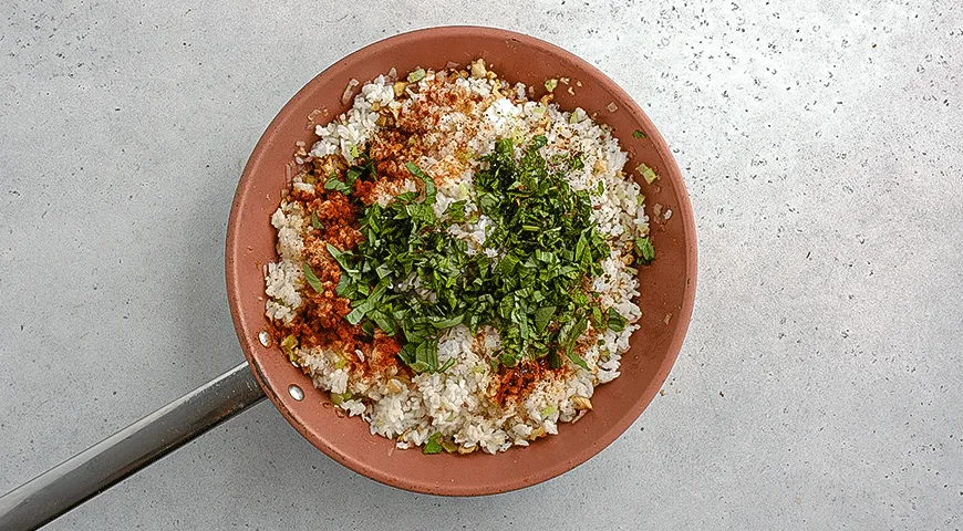 Веганские голубцы с рисом и орехами