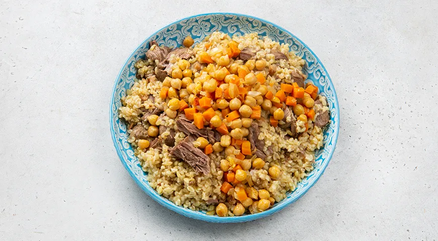 Халиса - густая каша из пшеницы и мяса (восточная кухня)