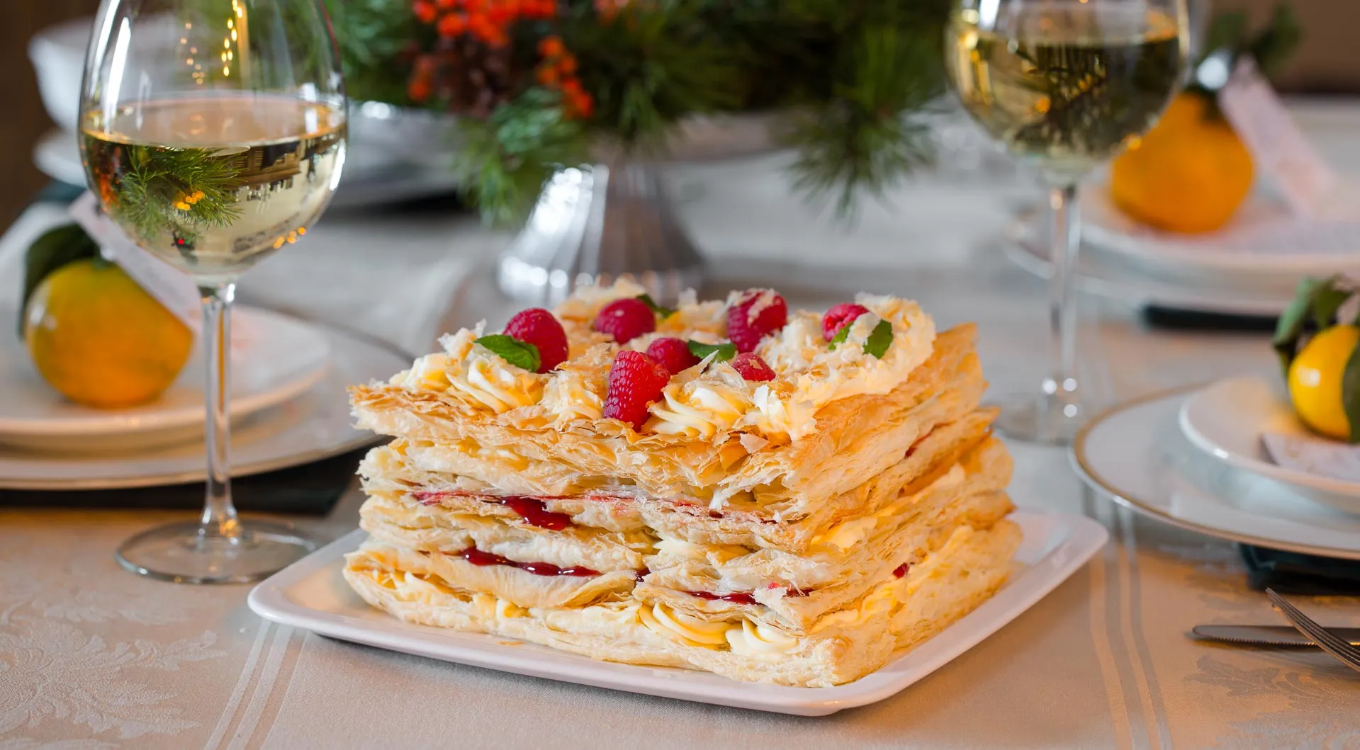 Рецепт торта «Наполеон» с малиной