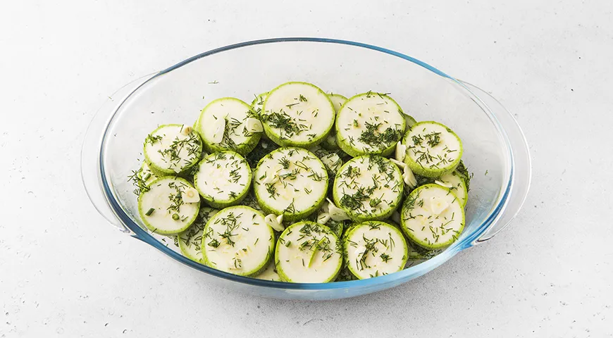 Быстрые маринованные кабачки