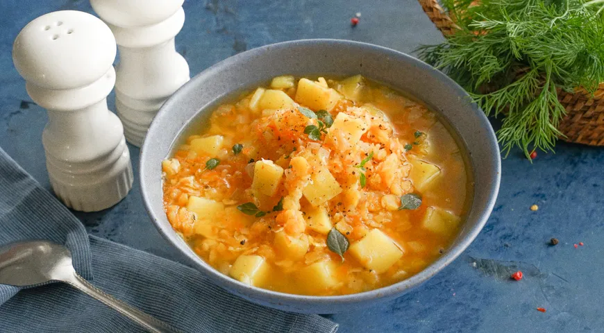 Постные блюда. Постная еда суп. Фасолада греческий. Gazpacho кастрюля. Постный гороховый супчик.