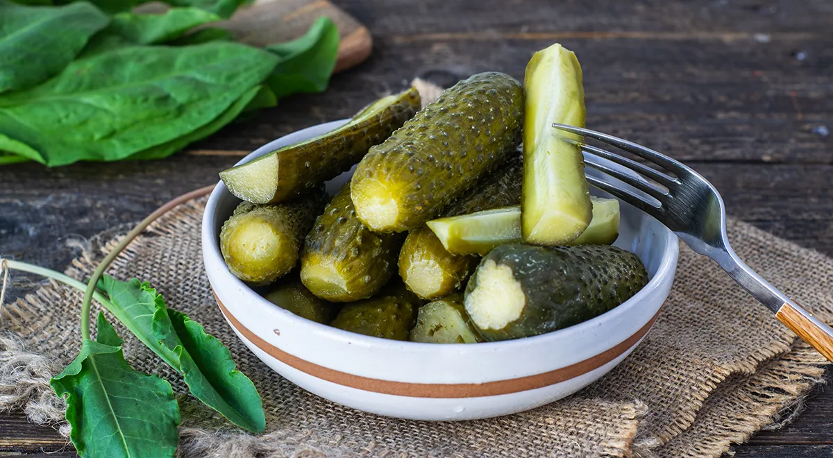 Маринованные огурцы: хрустящие, сладкие, пряные