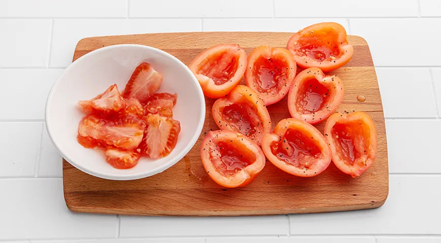 Салат из помидоров, огурцов и яиц