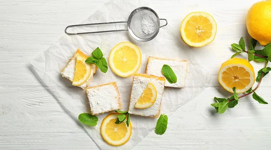 Лимонные кексы можно нарезать квадратиками или брусочками