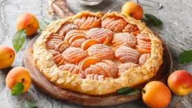 Галета с абрикосами и миндальными лепестками
