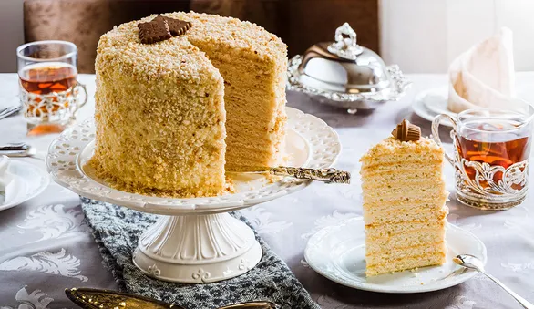 Торт «Наполеон»: кто его придумал и как он стал одним из самых знаменитых десертов