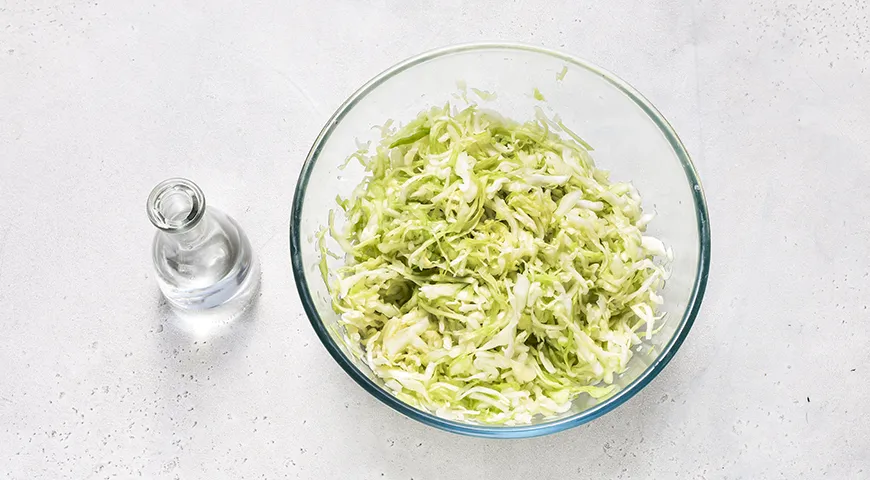 Салат из свежей капусты и моркови (как в столовой)