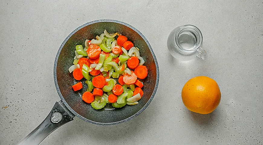 «Мрамор» из двух видов рыбы со спаржей