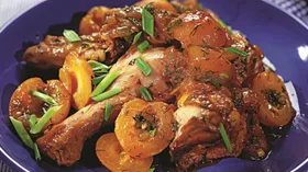 Курица, утка, индейка с фруктами и ягодами