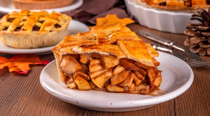 Пирог с яблоками Голден