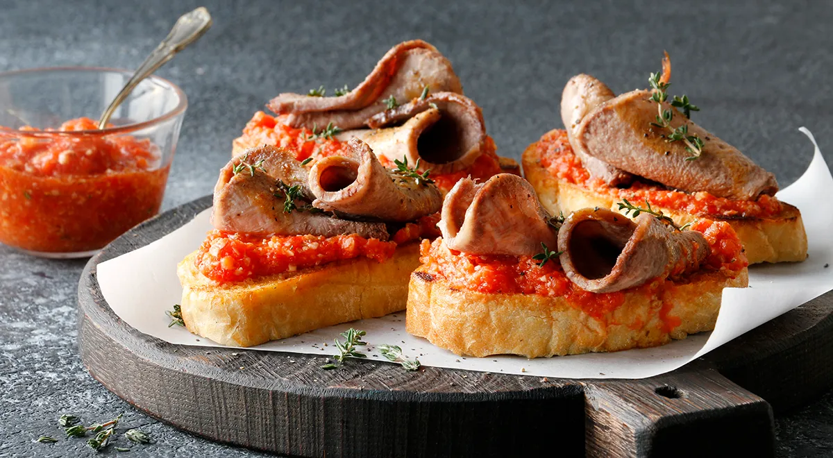 Рецепт брускетт с чиабаттой и говяжьим языком