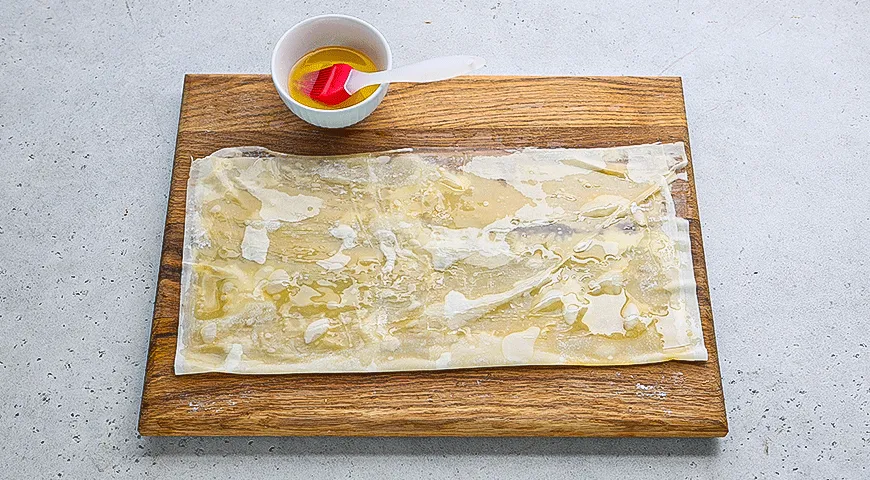 Яблочные мини-штрудели с мороженым