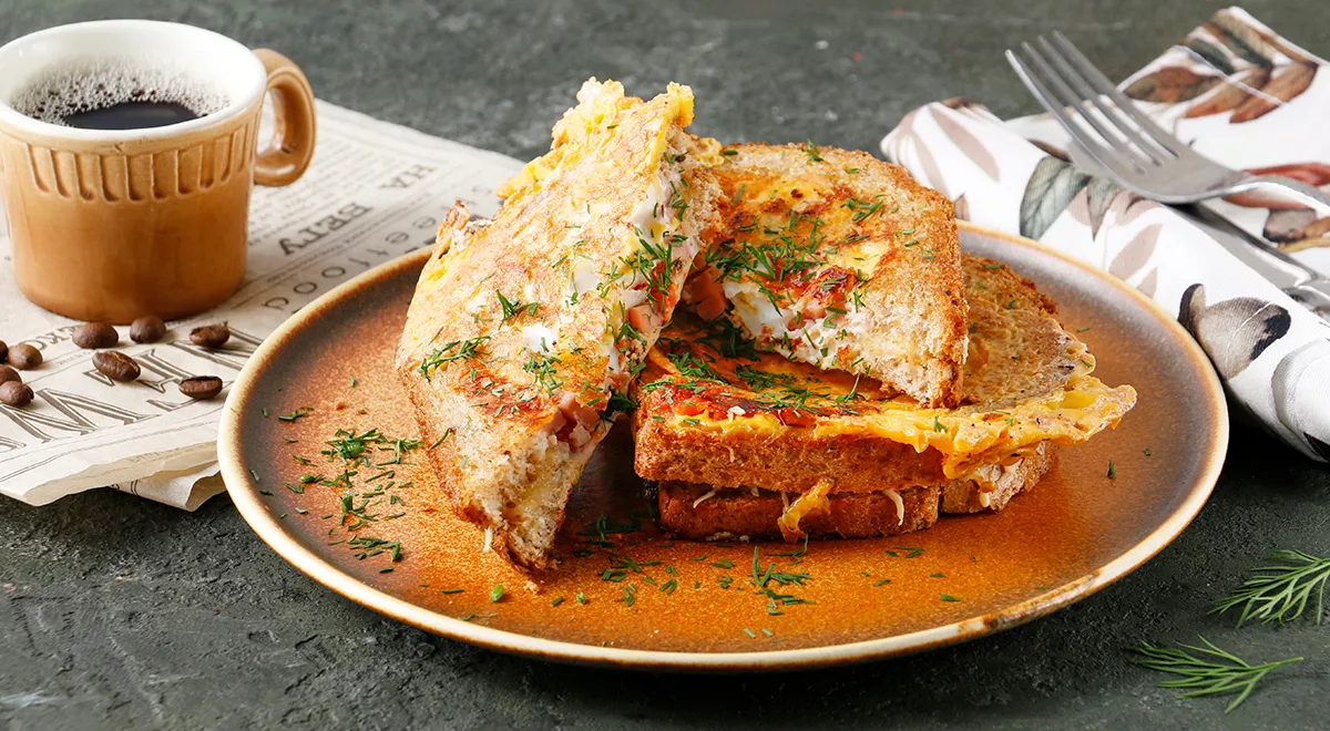 Рецепт бутерброда из хлеба с отрубями с яйцом и колбасой