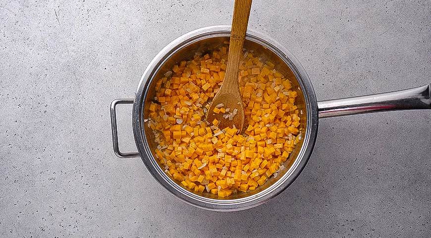 Тыквенное рагу с мини-пельменями