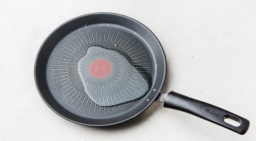 Оладьи на сметане с яблоками