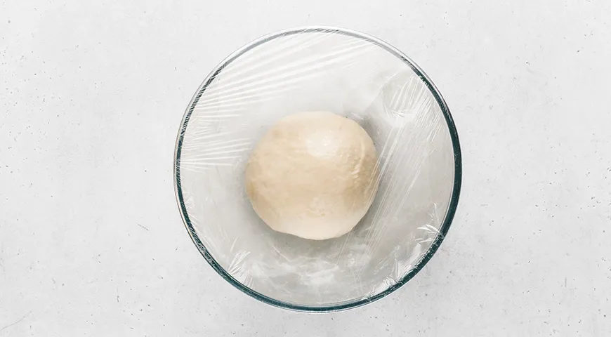 Сладкие булочки с яблоками и корицей