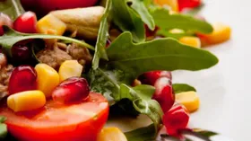 Рецепты с фруктами, томатами и кукурузой