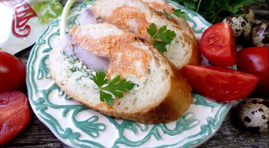 Рецепт бутербродов с селедкой и двумя видами масла
