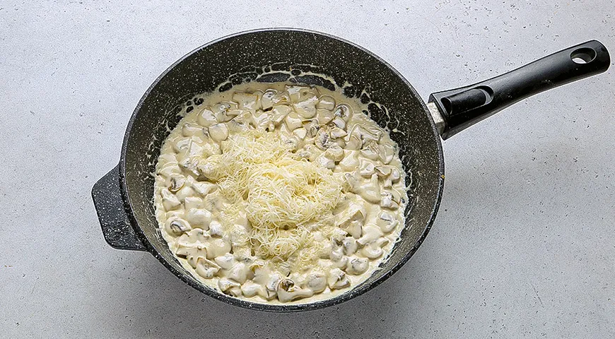 Блинчики с беконом и грибами