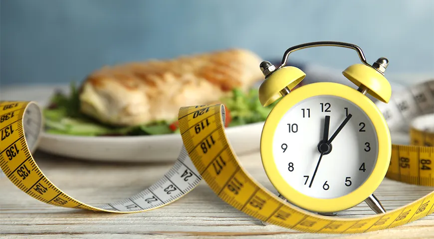 При лиепайской диете приемы пищи обязательно должны быть в одно и то же время