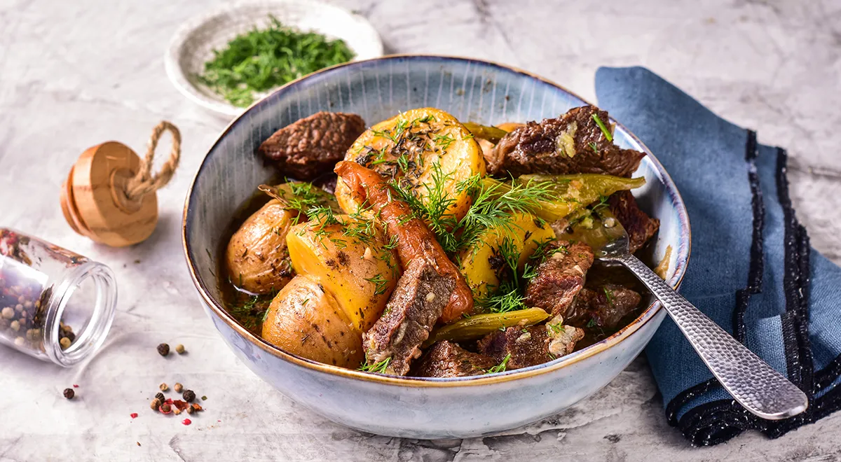 Тушеная картошка с мясом в мультиварке