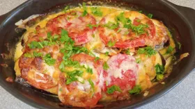 Баклажаны, запеченные с фаршем и овощами под сыром