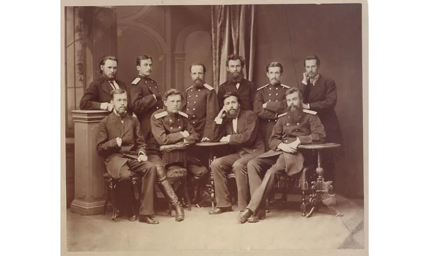 Иван Павлов (третий справа во втором ряду) с врачами и преподавателями Медико-хирургической академии, 1878–1879 гг.
