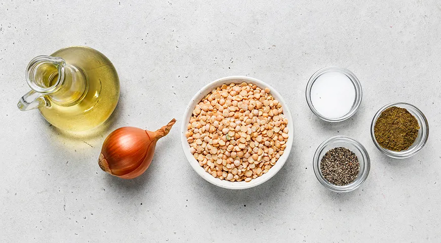 Гороховое пюре в кастрюле