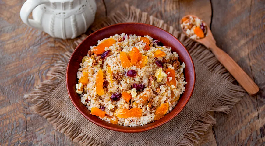 Кускус с орехами и сухофруктами (в том числе с сушеной вишней)