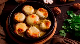 Шампиньоны с сулугуни по-грузински