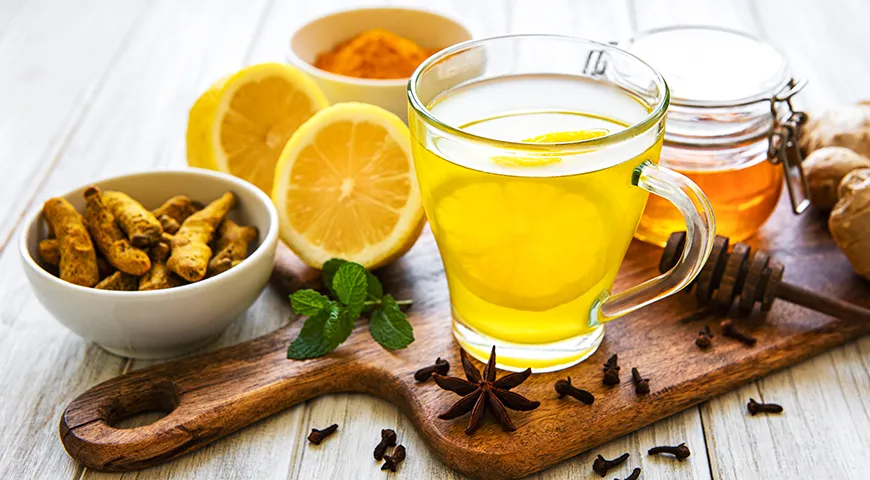 Зеленый чай снижает уровень холестерина, а куркума защищает клетки печени от токсинов
