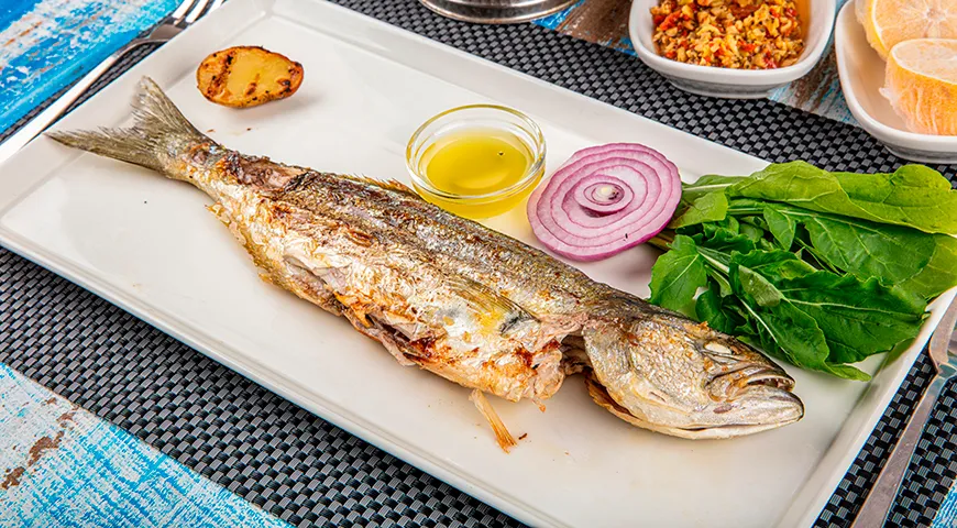 Луфарь, приготовленный на гриле