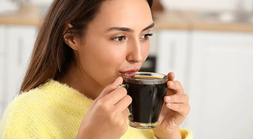 Европейское управление по безопасности пищевых продуктов рекомендует не превышать 400 мг кофеина в день для взрослого человека