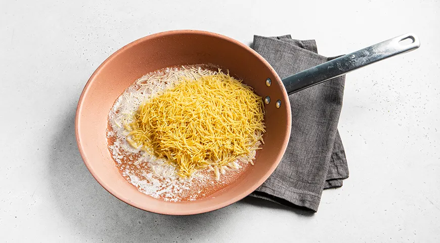 Вермишель «паутинка», жаренная на сковороде