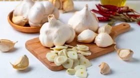 Как убрать запах чеснока изо рта: 12 быстрых и проверенных способов