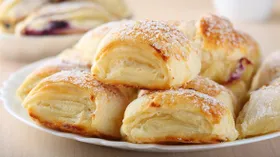 Булочки с творогом и изюмом