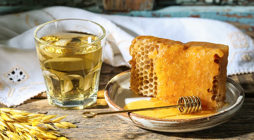 Интересный факт: древнейшие археологические свидетельства производства медовухи найдены далеко за пределами Европы