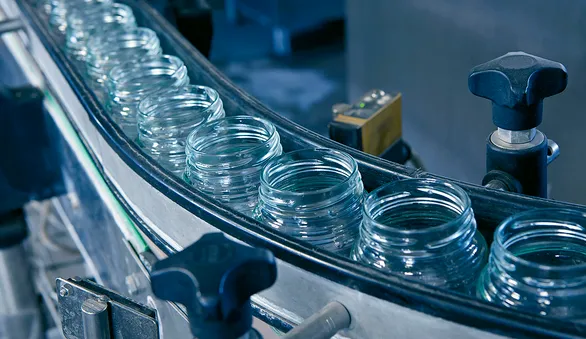 Как делают зеленый горошек, огурцы, грибы и другие консервы