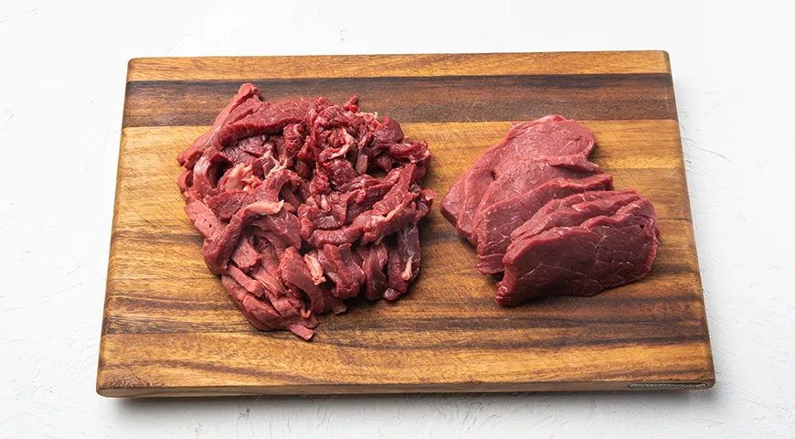 Поджарка из говядины на сковороде с луком