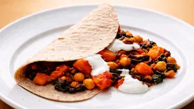 Пряные овощи в лепешке