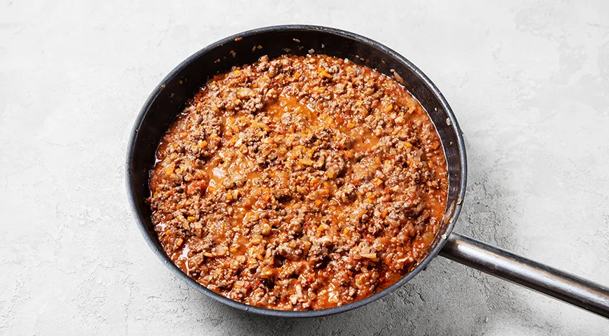 Каннеллони с фаршем под сливками