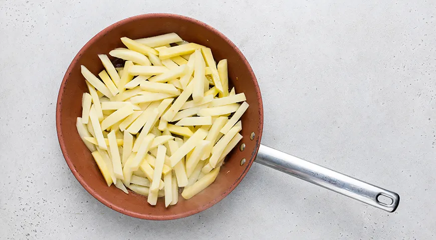 Жареная картошка на сливочном масле, с паприкой