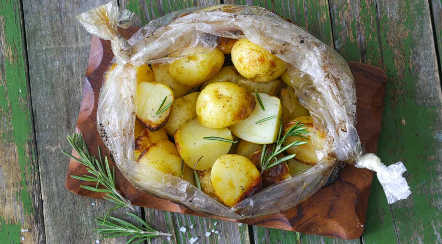 Картошка по-деревенски в рукаве для запекания