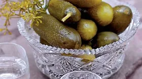 Рецепты с чесноком, ягодами и огурцом