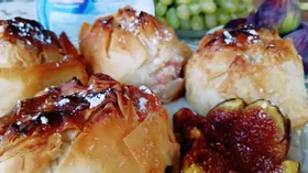 Болгарские булочки с творожным кремом и инжиром